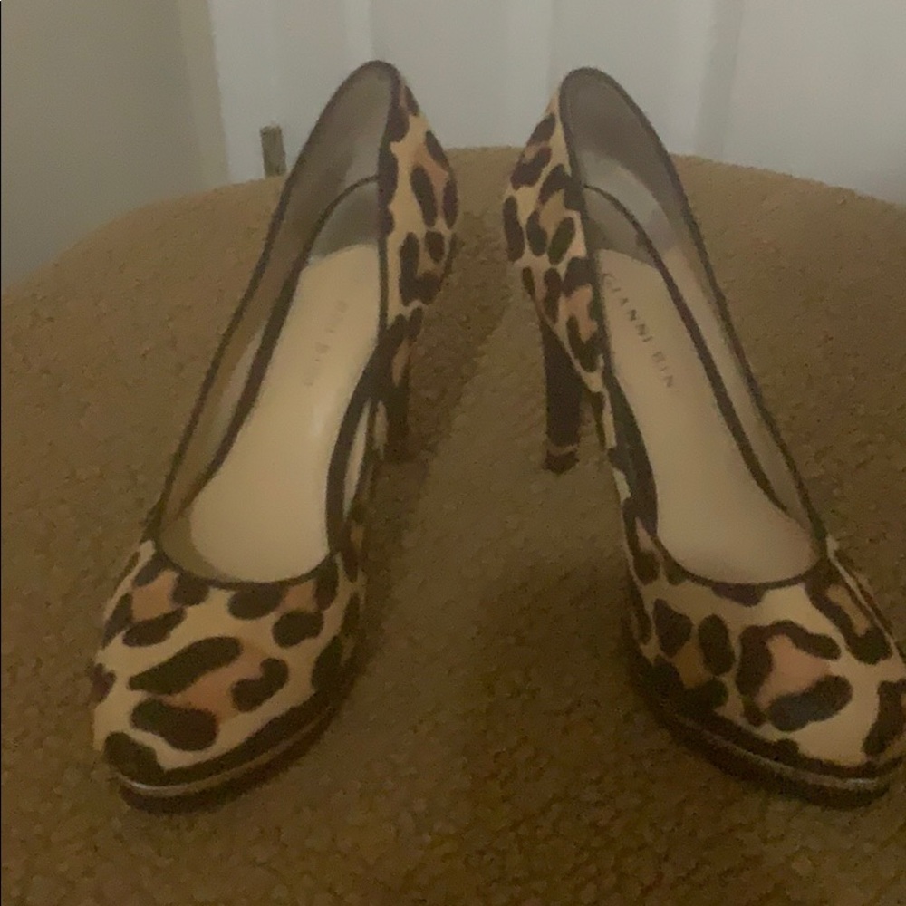 Gorgeous Gianna Leopard Prints